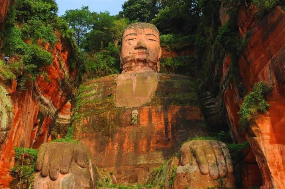 Chengdu Day Trip: Chengdu Panda Base and Leshan Giant Buddha by High Speed Train