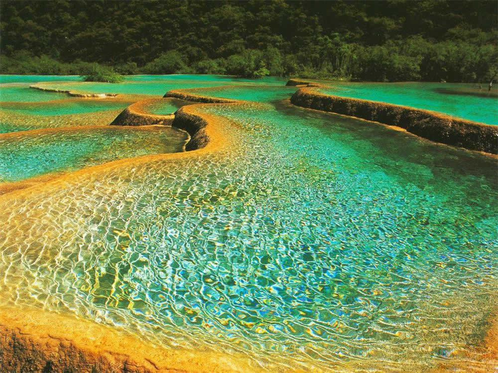 3 Days Chengdu Eco-Tour with Jiuzhaigou Valley & Huanglong National Park