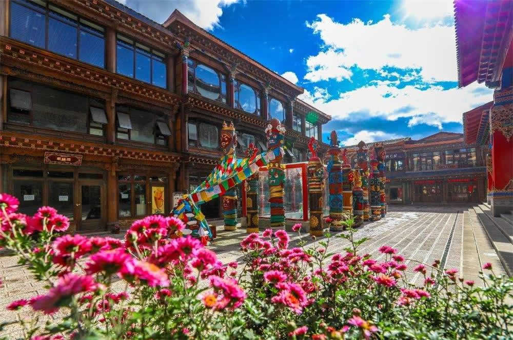 4 Days Shangri-la Highlights Tour with Meili Snow Mountain Excurison