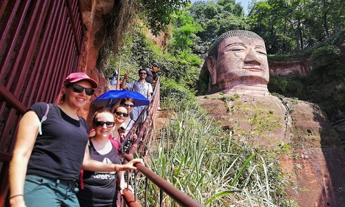 Your Dream Getaway: 4 Days of Leshan Giant Buddha & Mount Emei
